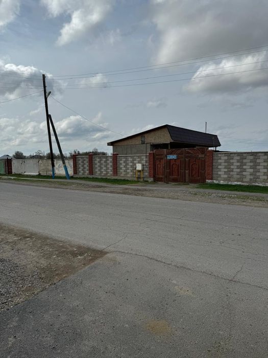 Турғын Уй ,мал кора  ,кен жеримен