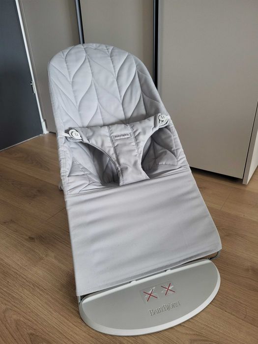 Balansoar pentru copii BabyBjorn Bliss, cu tesatura matlasata, Sand Grey