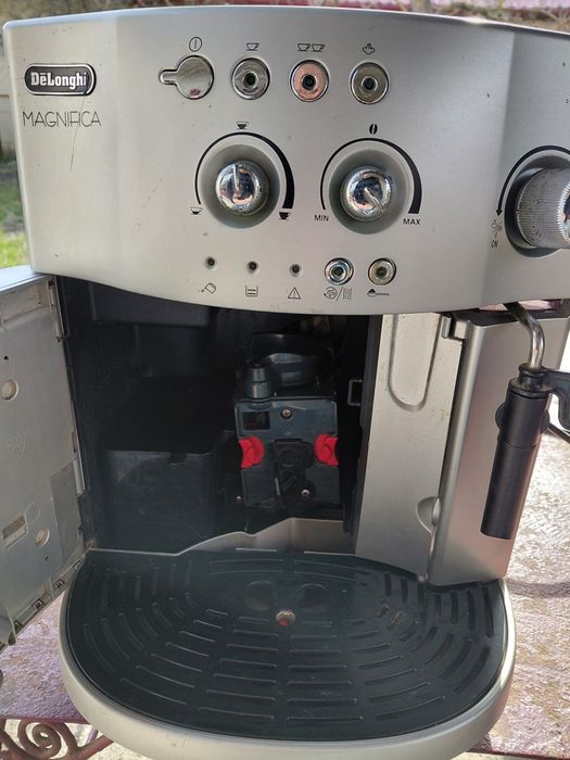 Expresor cafea Delonghi Magnifica  stare perfecta