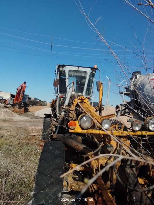 Продаётся Автогрейдер