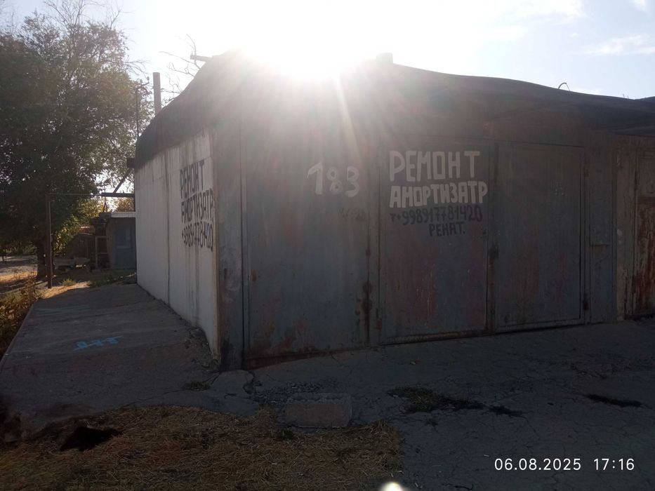 Продаётся гараж бетонный с пристройкой город Чирчик 3 микрорайон