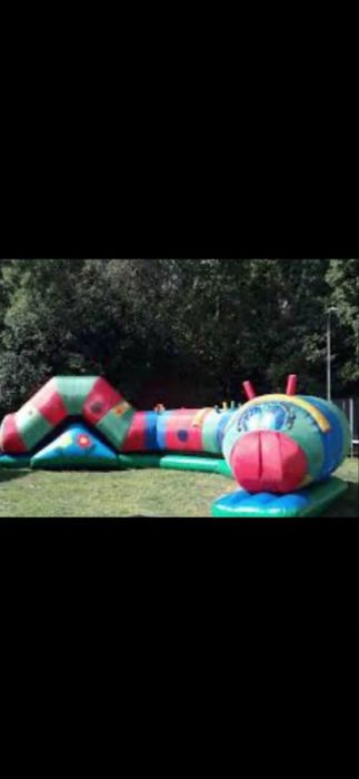 Надувной батут лаберинт Гусеница аттракцион