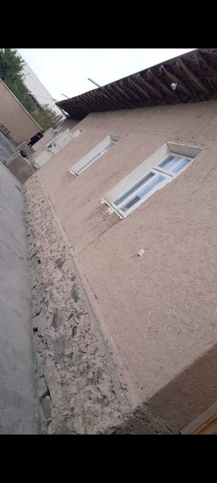 Uy sotiladi uchastka