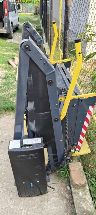 Lift pentru persoane cu dizabilități