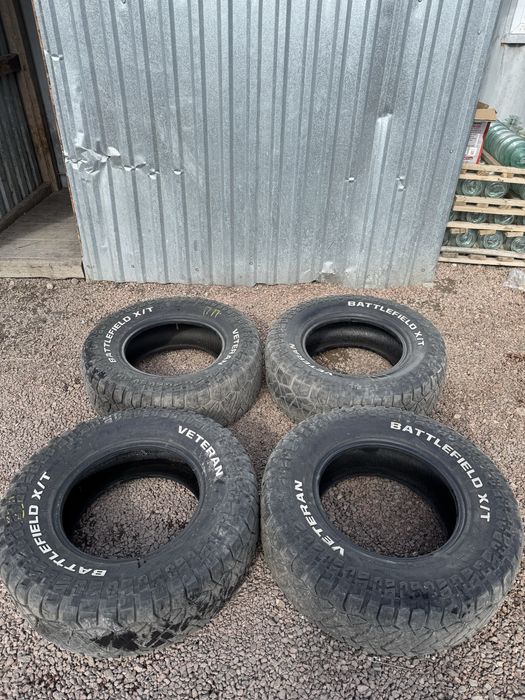 Продам комплект шин 285/70/17