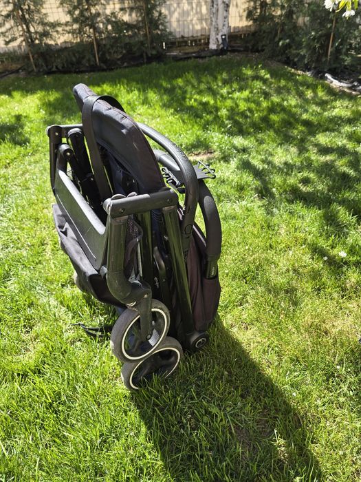 Vând Cybex Beezy Black