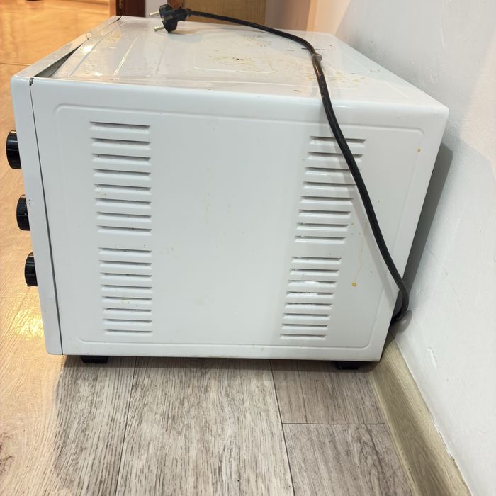 Продам электропечь в рабочем состоянии.