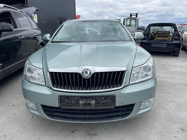 Dezmembrez Skoda Octavia 2 Facelift 1.4 TSI DSG cod CAXA