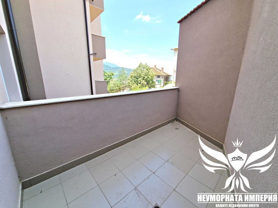 Продава се Тристаен апартамент в Асеновград - 110 кв.м за 900 €/кв.м - Снимка #2