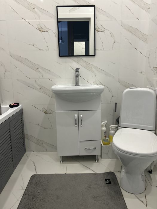 Тумба с раковиной и смесителем