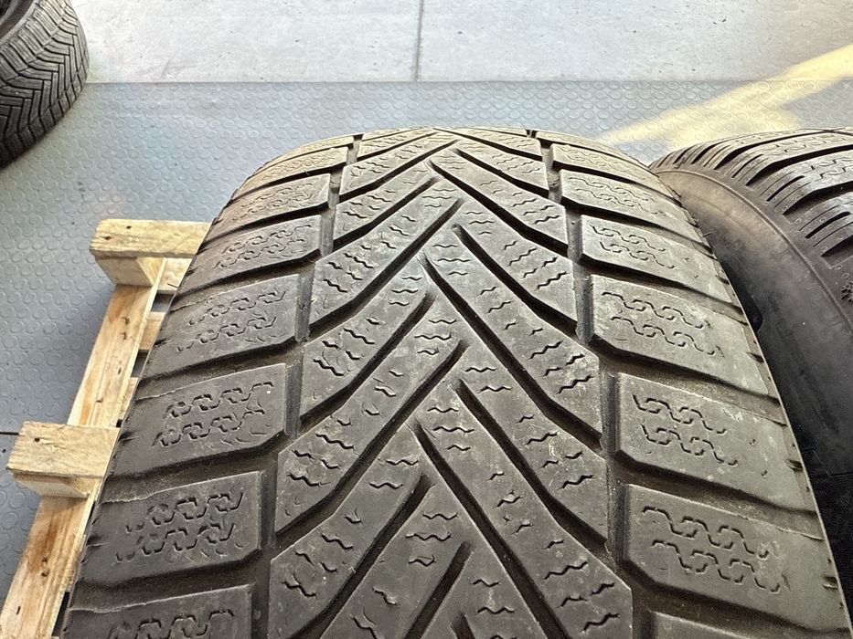 2бр. Зимни Гуми 205/60R/16 -FALKEN- DOT:4722- 4.7мм. ** 35€. за 2бр.**