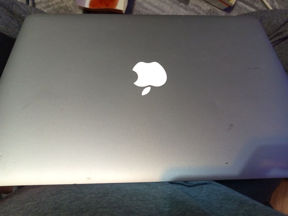 Macbook Air 2013 Intel i5 4gb ram 128 ssd 13inch