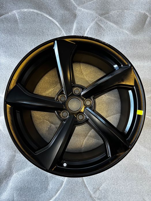 Vand Janta originala 19” Tesla Y Juniper, OEM