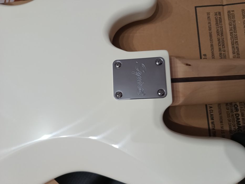 Chitară bass și amplificator