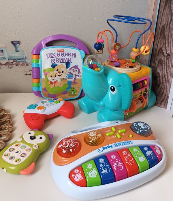 Лот бебешки играчки