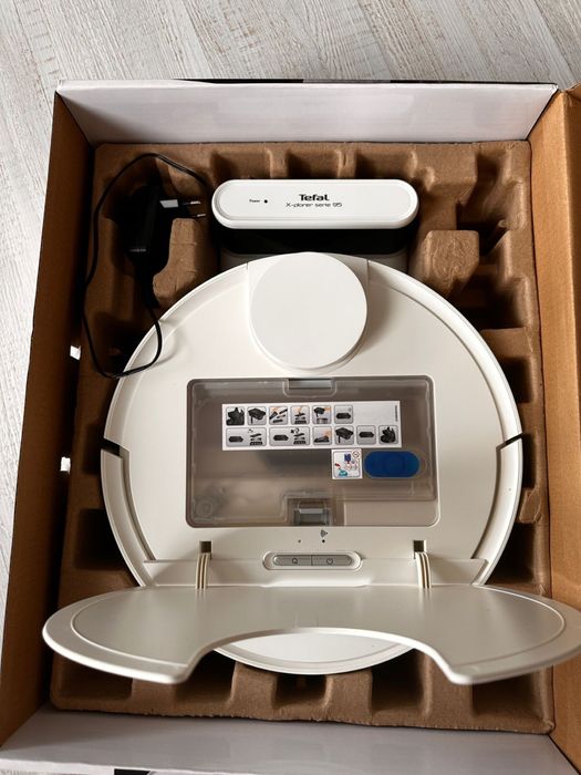 Срочно !Продам новый моющий робот пылесос