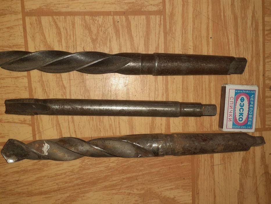 Конусные сверло и развёртка, метчик продам.