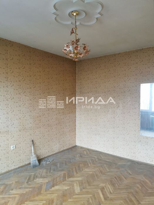 Двустаен апартамент в Зона Б 18