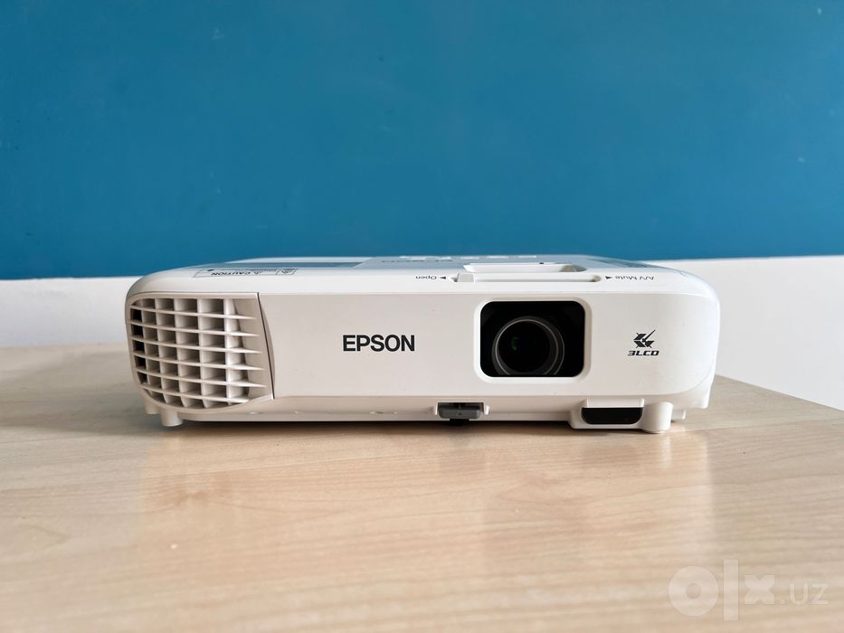 Proyektor Epson EB-X05