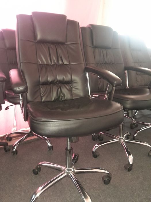 Кресло сотилади офисные