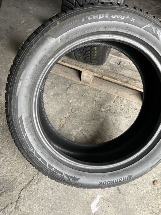 2 anvelope de iarna 245/50/19 Hankook 6 mm!