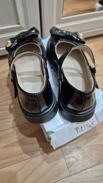 Продам туфли новые