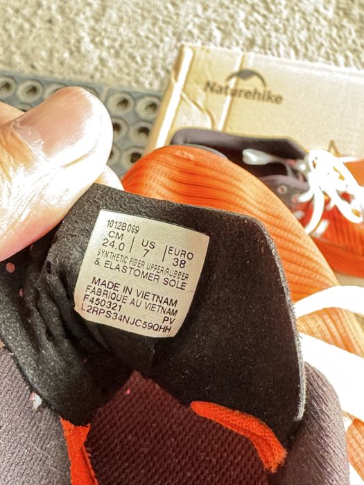 Кроссовки женская модель ASICS Metaspeed Sky