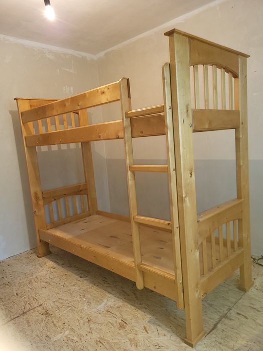 Двухъярусная кровать