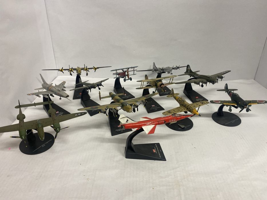Avioane militare diverse modele macheta 1:72, 1:100, 1:200