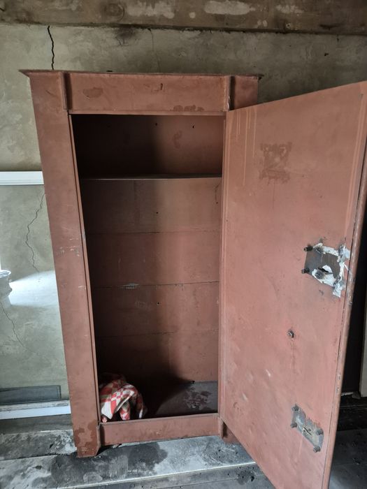 Продам советский сейф