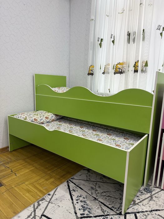 Срочно продам кровати 3 яруса с матрасами!!! Каждая по 1 мил сум