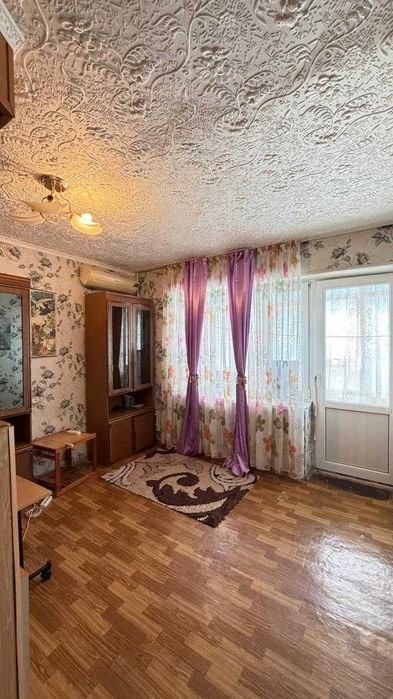 Продается 1х комнатная квартира в 11 мкр. 6 дом, 6.9 млн тенге