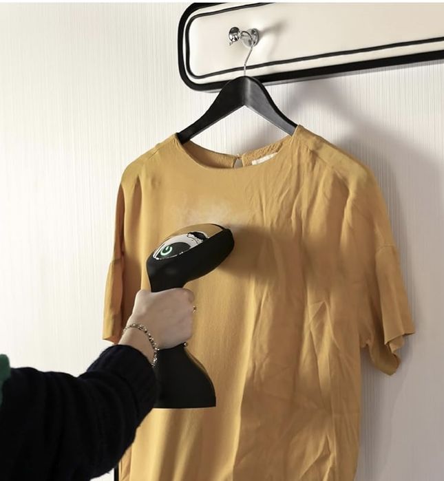 Aparat de calcat vertical cu abur SteamOne S-Travel