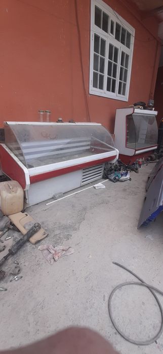 Vitrina xaladelnik