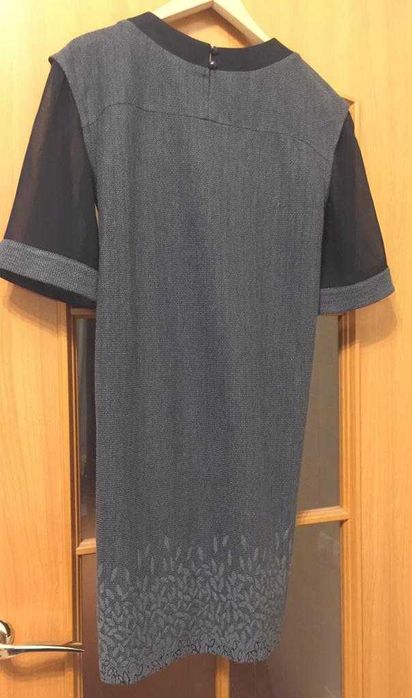 Платье серого цвета