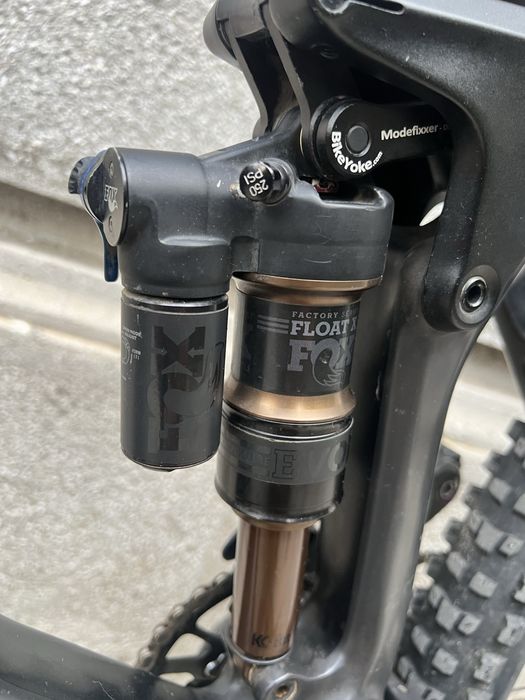 Canyon Strive CF Carbon M 27.5 – Shimano XT / FOX Factory / Pike / DT Swiss
