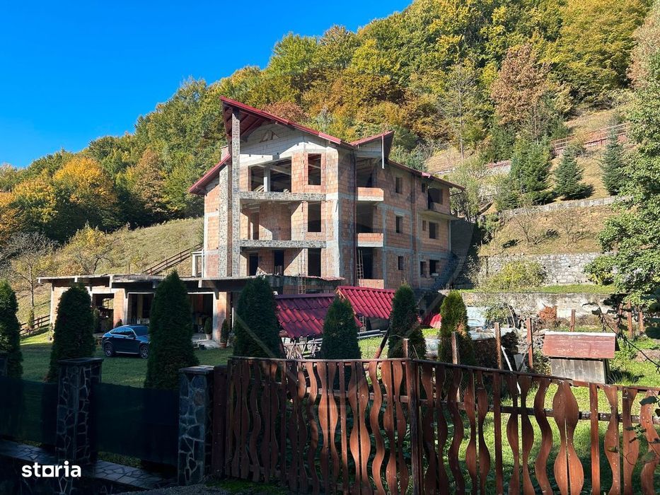 Ocazie!!! Hotel / Pensiune cu 20 camere de vânzare în zona Firiza
