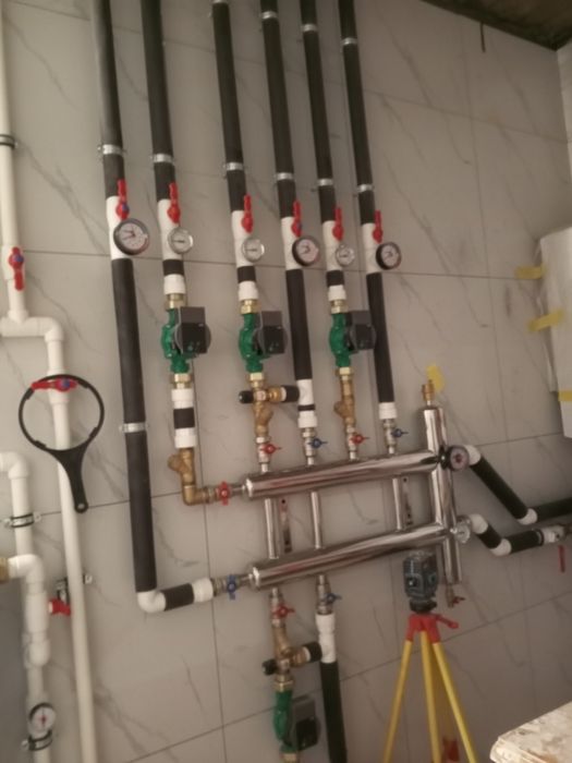 Сантехник топли пол