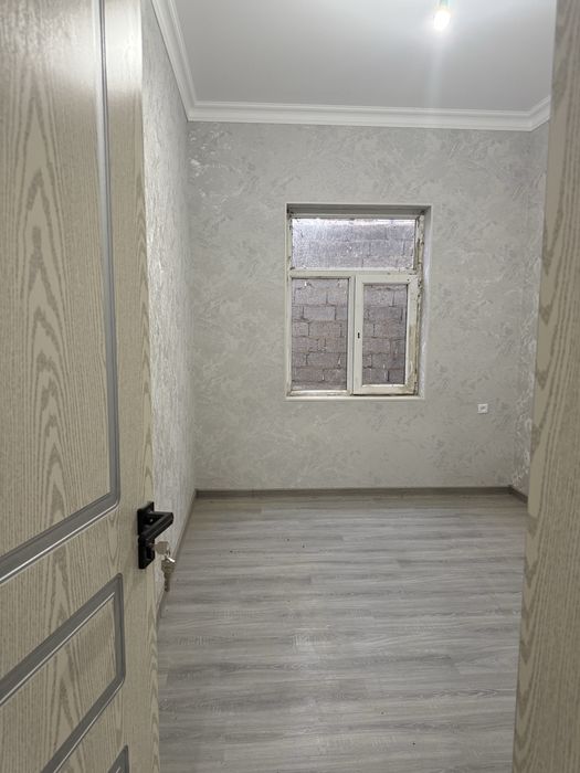 Uy sotiladi 1.5 sotik 2 etajli pishgan gishtdan qurilgan …