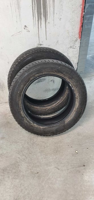 Bridgestone Blizzaк Зимни гуми 225/60 R18 3 бр. джип бус