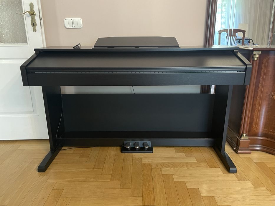 Цифровое пианино Roland RP30.