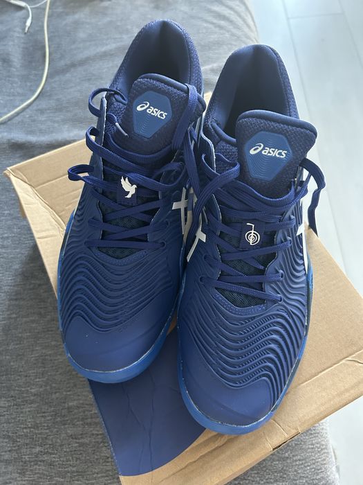 кроссовки asics