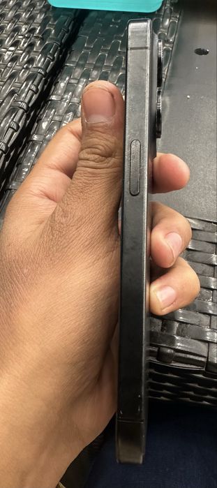 iPhone 15 pro black titan