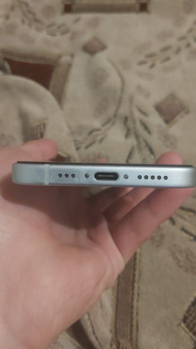 iPhone 15 128...