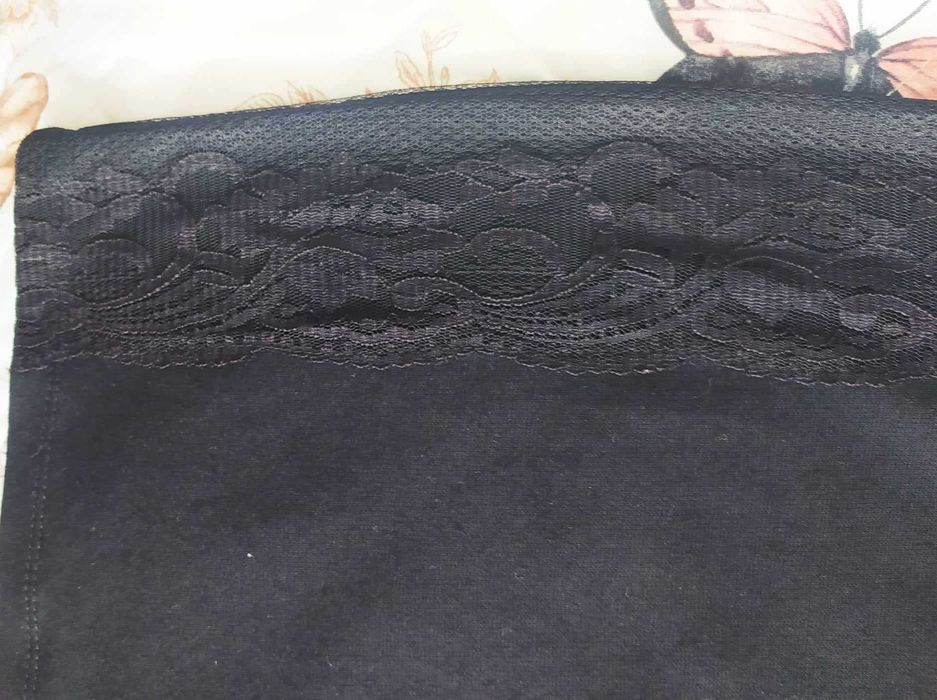 Малка черна рокля със странична дантела, М, нова