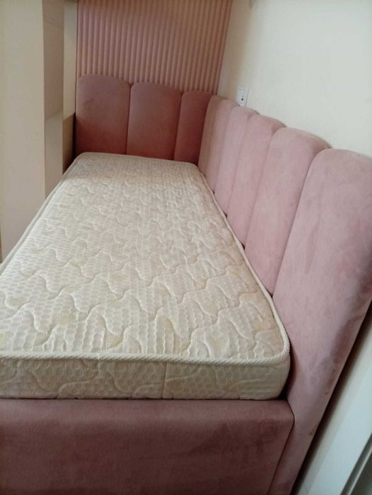 Кровать детская с матрасом