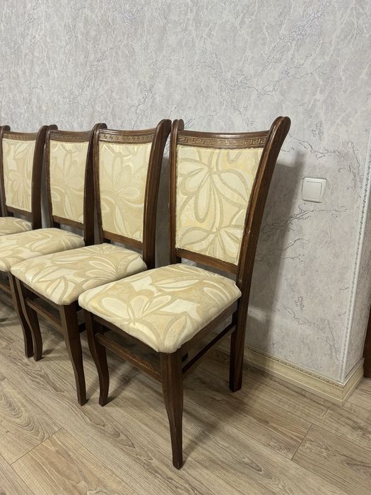 Продаю столы и с стульями