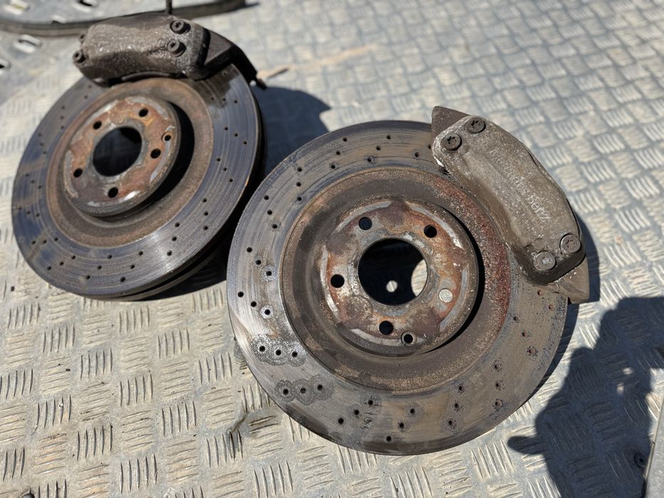 4 бутални AMG спирачки 345 мм свалени от Mercedes C55 AMG