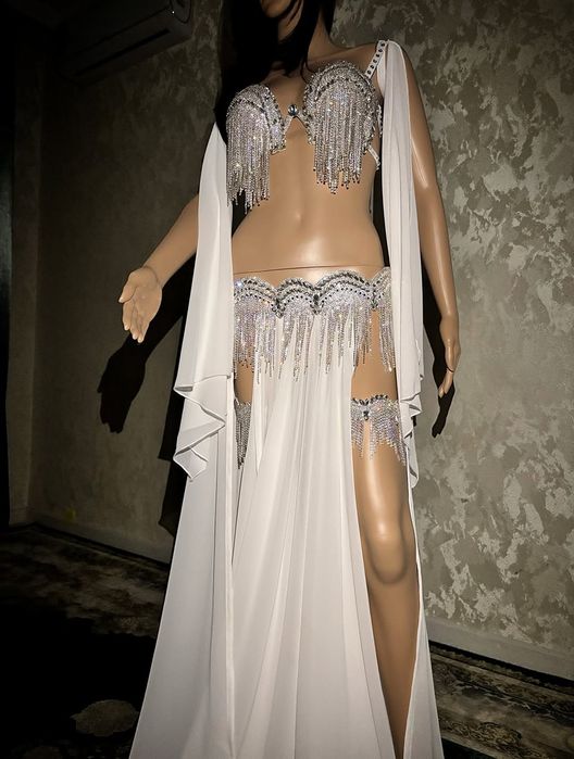 Arabiski kastyum. Arabcha raqs kiyimi