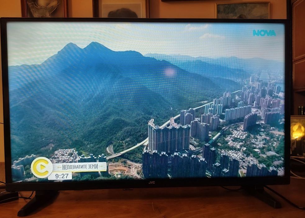 LED Телевизор JVC с гаранция  модел LT-32VAF3300